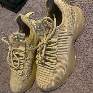 Steve Madden fashion sneakers. Perfect condition. Only worn once.